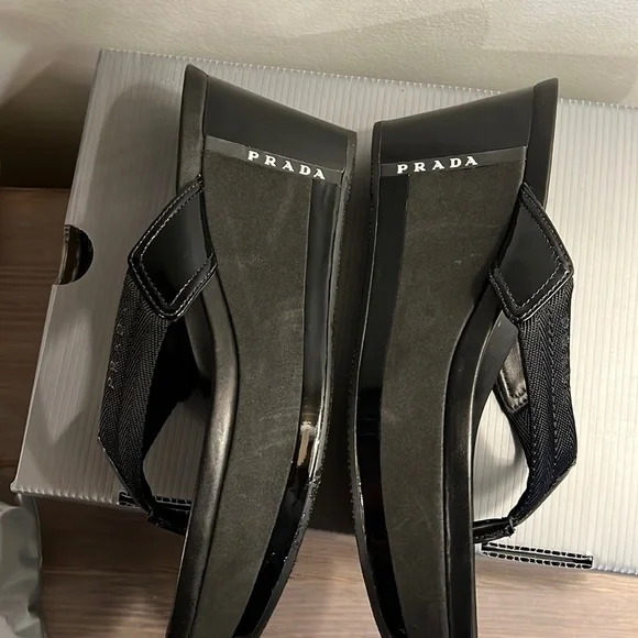 Prada ribbon patent platform sandal - Picture 5 of 10